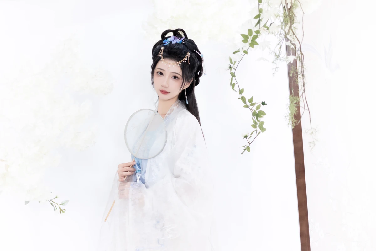 [YITUYU] 2023.01.09 Vol.2874 – Pear Blossom White -Qiluosheng’s little Susu-#[26P]-24